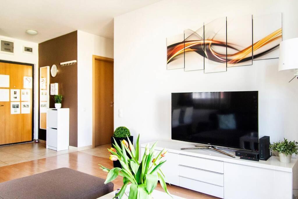 Vip Mini Resort,Private Parking & Balcony Budapest Exterior foto