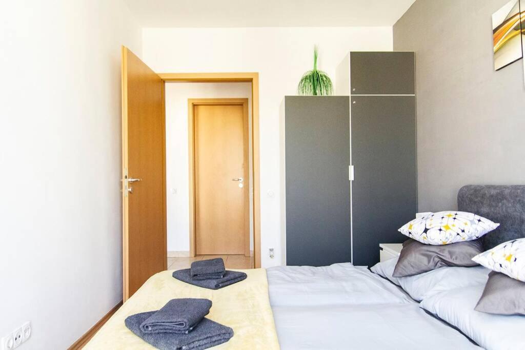 Vip Mini Resort,Private Parking & Balcony Budapest Exterior foto